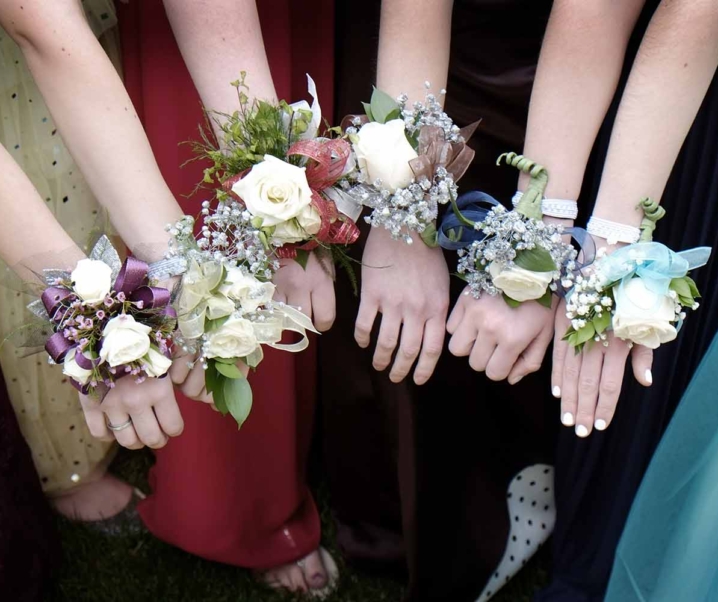 The 5 Most Popular Prom Dress Colors