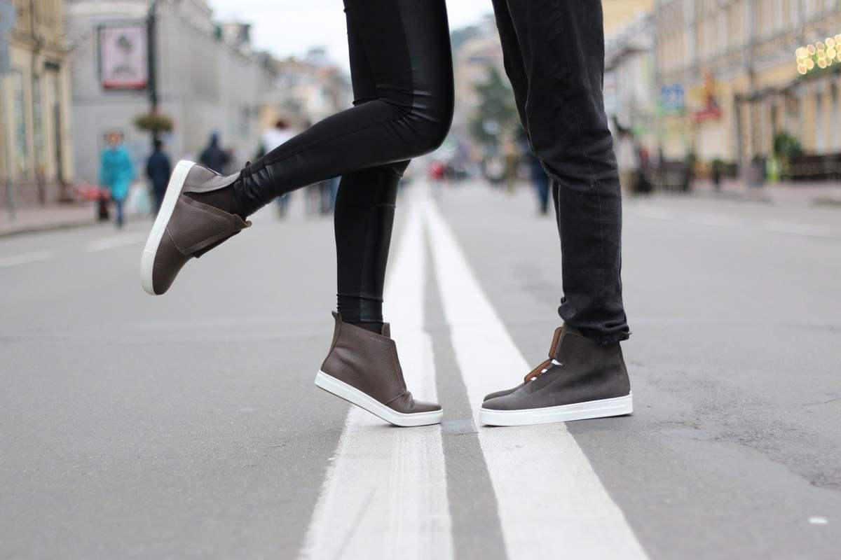 10 Shoes To Wear With Leggings