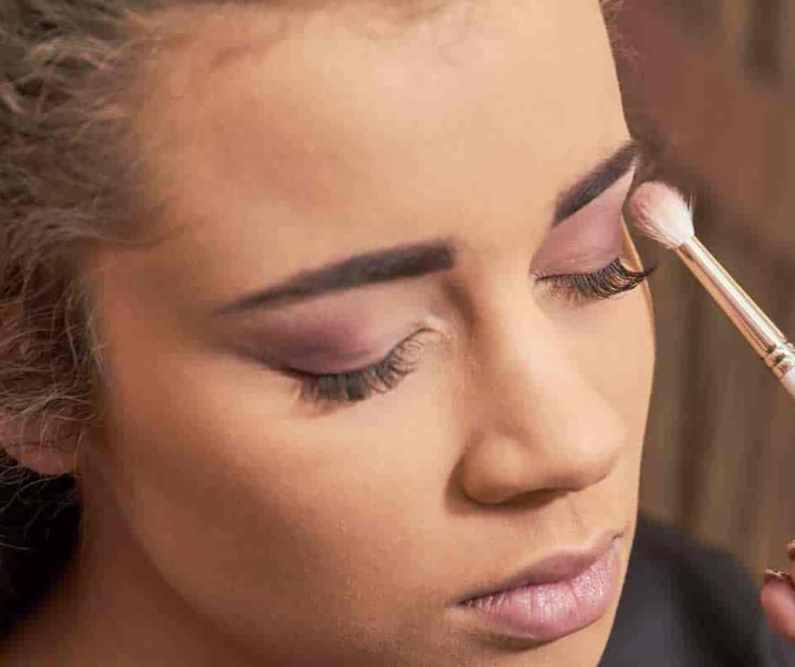 How to do easy eyeshadow looks for beginners