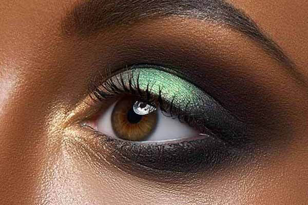 types of eyeshadow looks - Halo