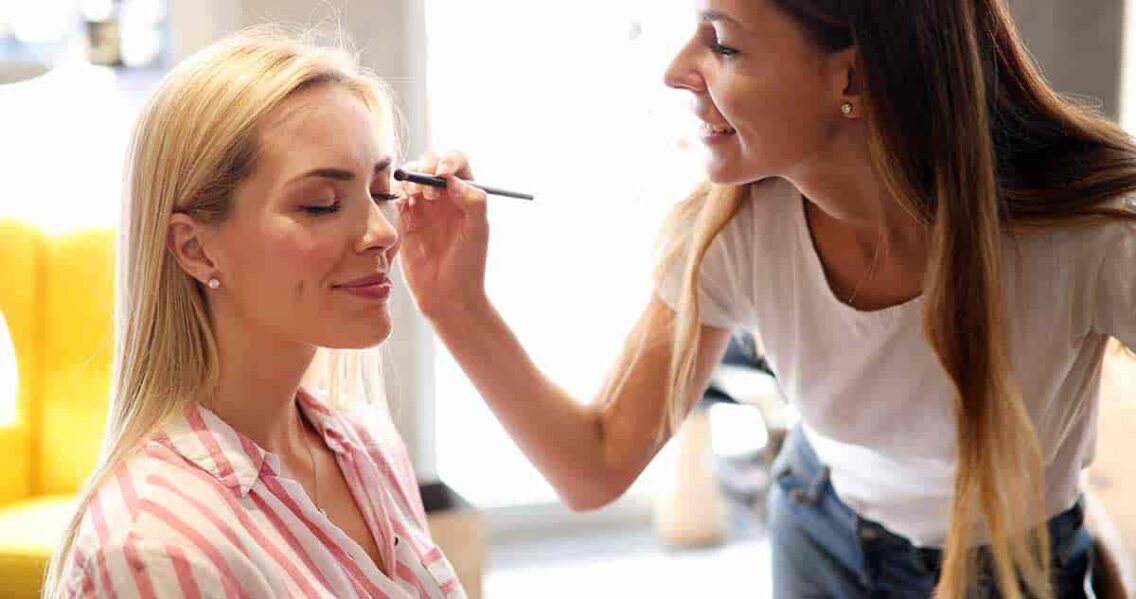 7 Steps to Become a Certified Licensed Makeup Artist
