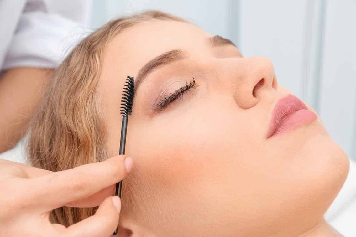 The 5 Best Online Brow and Eyelash Tinting Courses Online