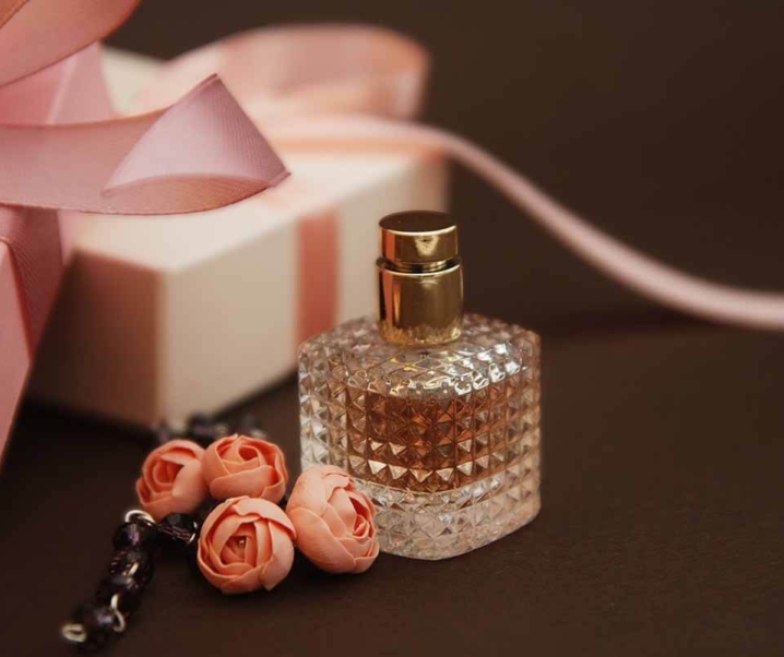 The 10 Most Popular Women’s Perfume’s Right Now