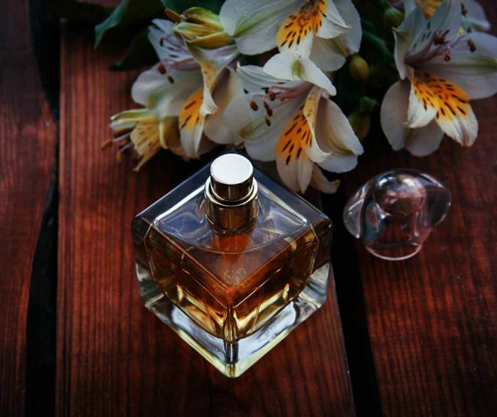 What Ingredients Are in Perfume?