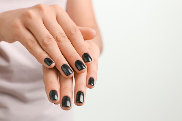 simple nail designs for short nails - Black Manicure