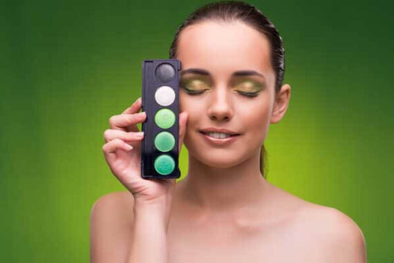 Right Green Eyeshadow Palette