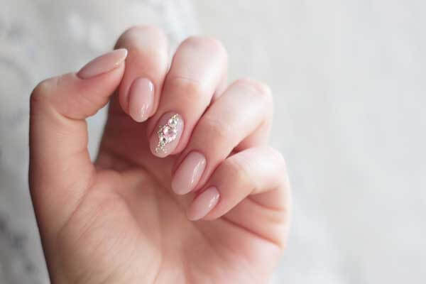 nail designs for short nails - Accent Nail