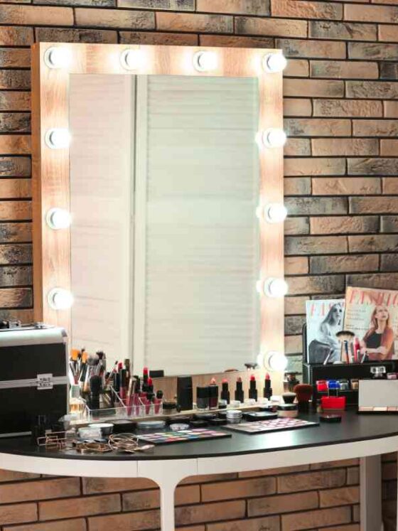 The 3 Best Mirrors to Put Makeup On