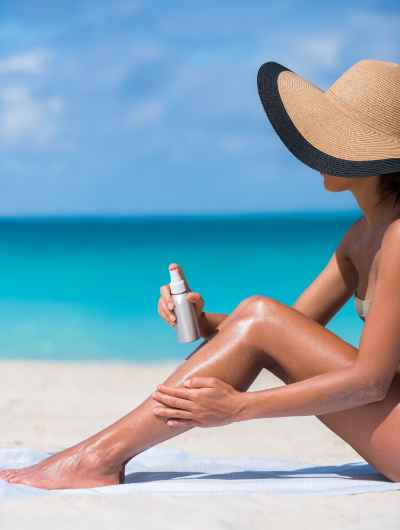 What Do You Wear During a Spray Tan - Difference Between Spray Tanning and Sun Tanning
